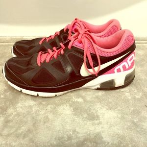 Nike Air Max Tennis Shoes